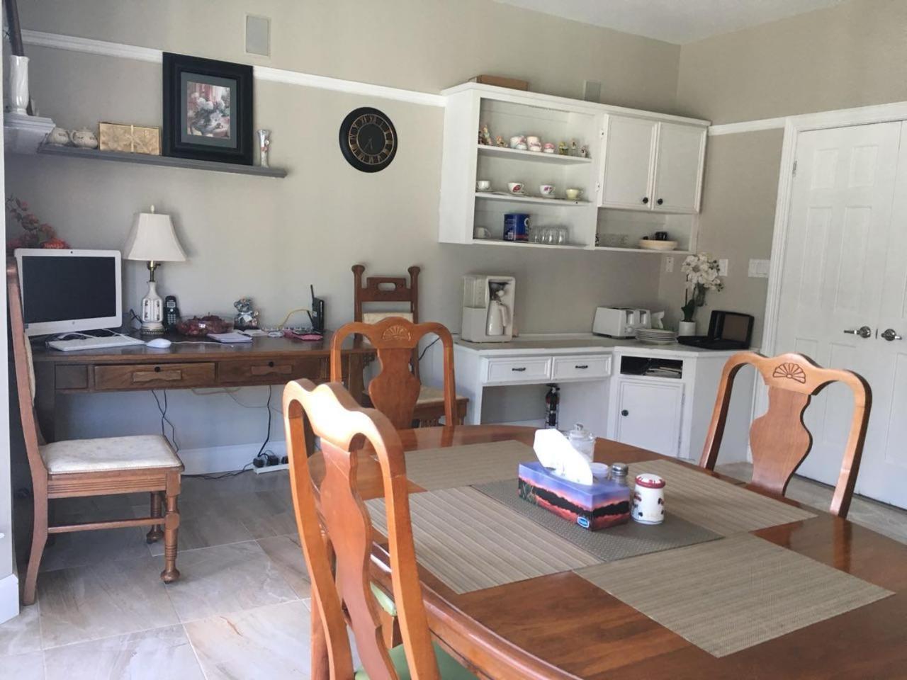 Seaview White House Bed & Breakfast Stratford ภายนอก รูปภาพ
